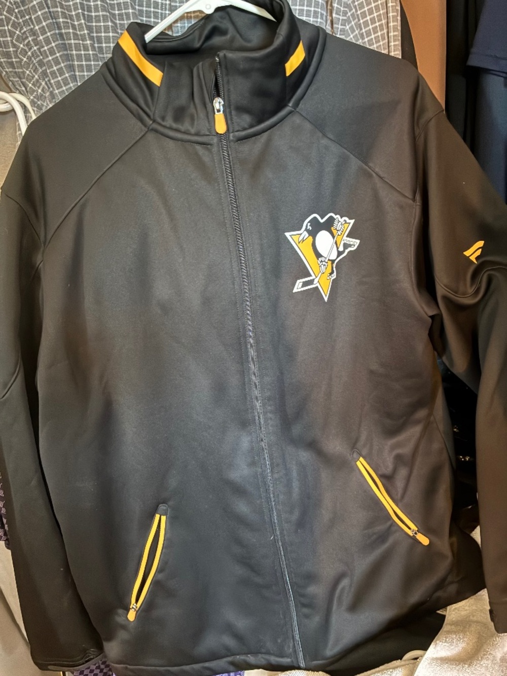 Fanatics XL Penguins jacket